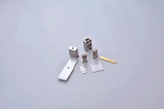 Komponen Cetakan Konektor Presisi Layanan OEM Komponen Cetakan Plastik / suku cadang otomotif moulding injeksi